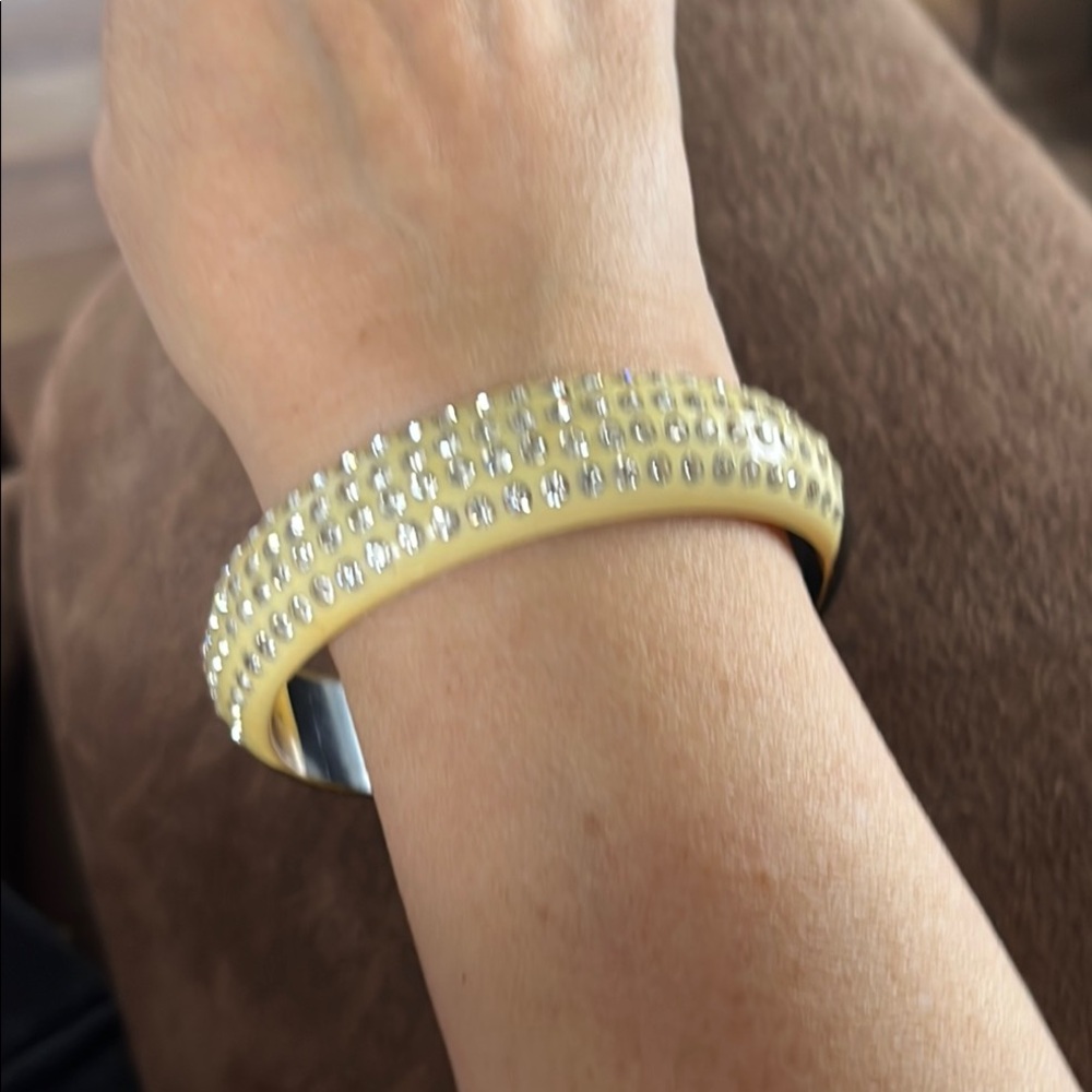 Black and Cream Elegant Bracelet with Pavé Design
